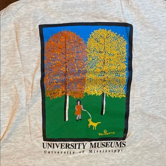 Vintage University Museums T-Shirt  - Picture 5 of 5